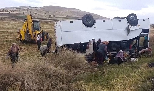 Şuhut’ta Tarım İşçilerini Taşıyan Midibüs Şarampole Yuvarlandı: 1 Ölü, 27 Yaralı