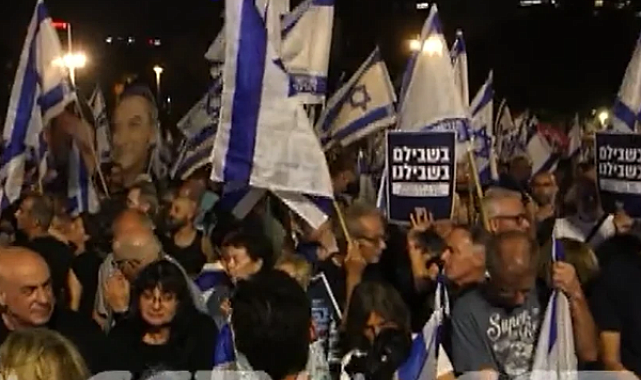 Tel Aviv’de Netanyahu hükümetine karşı protesto düzenlendi