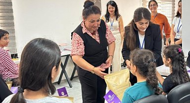 Toroslar Belediyesi, kız çocukları ve ailelerine yönelik eğitim semineri düzenledi