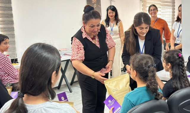 Toroslar Belediyesi, kız çocukları ve ailelerine yönelik eğitim semineri düzenledi