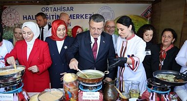 Trabzon Gastronomi Festivali binlerce kişinin katılımıyla başladı