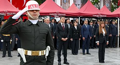 Tunceli’de 29 Ekim Cumhuriyet Bayramı için çelenk sunma töreni düzenlendi