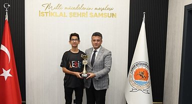 Türkiye Drone Şampiyonu Kerem Yiğit, Başkan Doğan’ı ziyaret etti