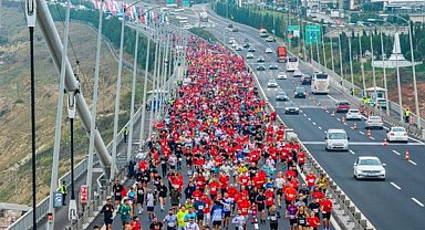 Uluslararası Cumhuriyet Koşusu, Osmangazi Köprüsü’nde gerçekleştirildi