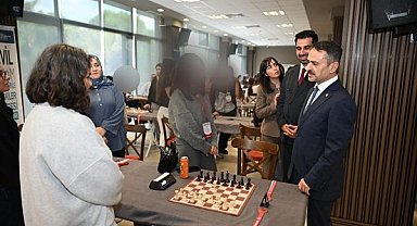 Vali Aktaş, Bizim Çocuklar Satranç Turnuvası’nın kapanış müsabakalarını izledi