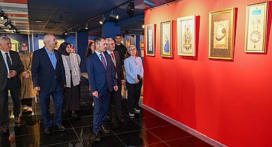Vali Aktaş, Gebze’de Türk İslam Sanatları sergisini ziyaret etti