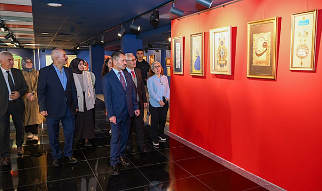 Vali Aktaş, Gebze’de Türk İslam Sanatları sergisini ziyaret etti