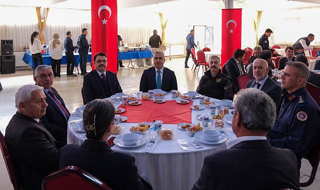 Vali Çiçek, Karaman'ın muhtarlarıyla bir araya geldi