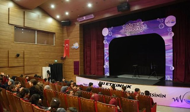 Van’da çocuklar baloncuk gösterisiyle buluşuyor