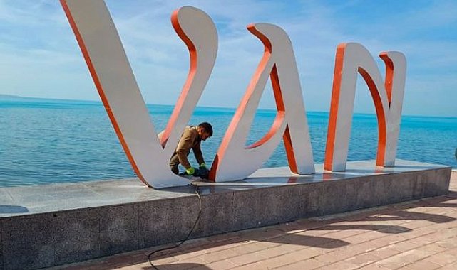 Van Sahil Yolu’na “Van Hatırası” görseli yerleştirildi