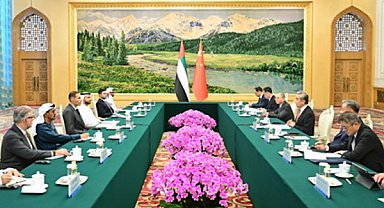 Wang Yi, BAE Devlet Başkanı’nın Çin İşleri Özel Temsilcisi Haldun ile görüştü