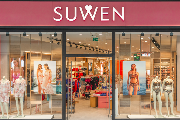 Suwen Isparta’daki ilk mağazasını açtı
