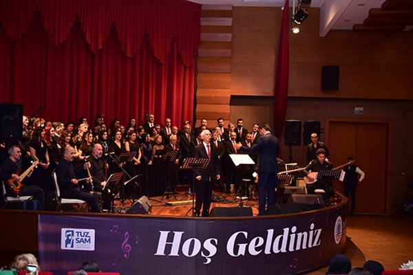 Tuzla Belediyesi Sanat Merkezi öğrencilerinden Türk halk müziği konseri