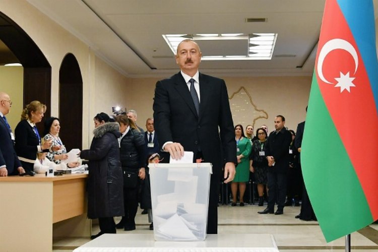 Sandık başına giden Azerbaycan’ın kararı ne olacak?