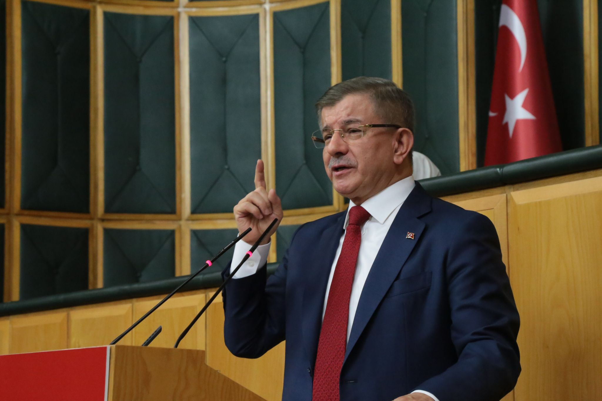 Davutoğlu, Gelecek Partisi Şırnak İl Başkanı Tün’e taziyelerini iletti