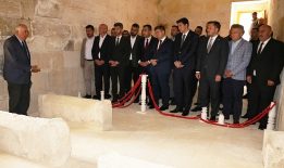 747. Türk Dil Bayramı ve Yunus Emre'yi Anma Etkinlikleri kapsamında Karamanoğlu Mehmetbey Balkusan'daki kabri başında anıldı