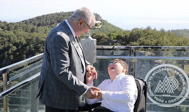 Başkan Ertaş, engelli öğrencinin dileğini gerçekleştirdi