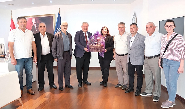 Efeler Ziraat Odası Başkanı Mehmet Kendirlioğlu Aydın Büyükşehir Belediye Başkanı Özlem Çerçioğlu'na nezaket ziyaretinde bulundu
