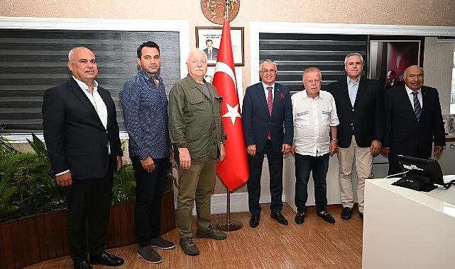 Eski Merkez Valisi Hasan Özdemir'den Başkan Topaloğlu'na ziyaret