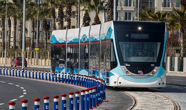 İzmir Büyükşehir Belediyesi 19 Mayıs'ta toplu ulaşım yüzde 50 indirimli