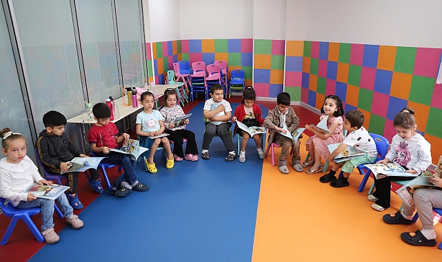 Konak'ta 'Okuyan Bir Gelecek' inşa ediliyor