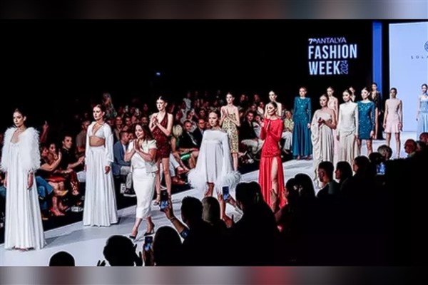 Modanın kalbi Antalya Fashion Week 2024’te attı
